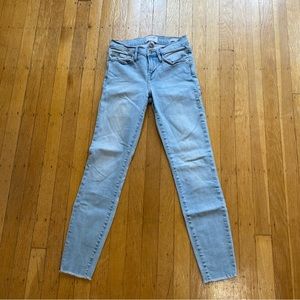 Frame Le Skinny de Jeanne Crop size 25 light wash skinny jeans
